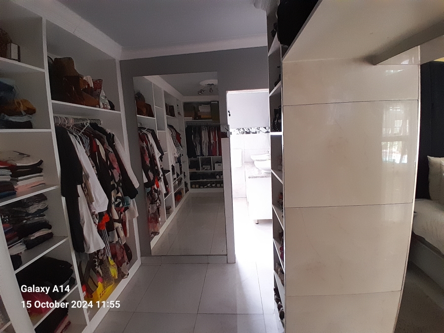 6 Bedroom Property for Sale in Protea Park North West